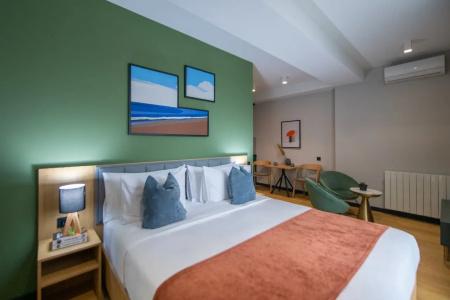 Gratus Aparthotel - 168