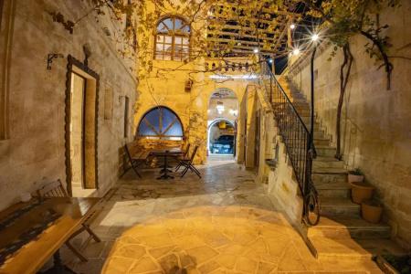 Royal Cave - 10
