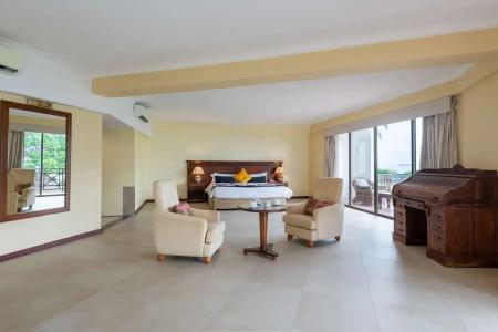 Golden Tulip - 23