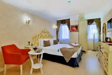 Edibe Sultan - 20