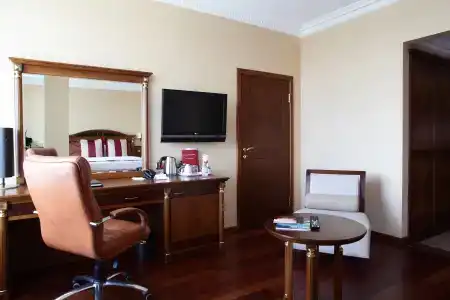 Crowne Plaza Minsk - 35