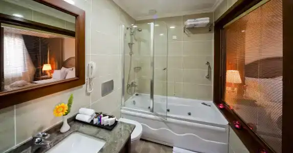 Glk Premier The Home Suites & Spa - 10