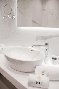 H41 Luxury Suites - 22