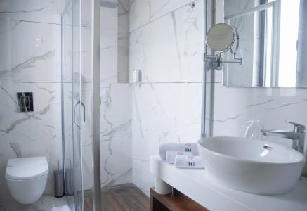 H41 Luxury Suites - 28