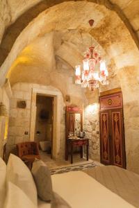 Solo Cave Suites - 79