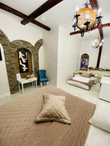 Silver House - 105