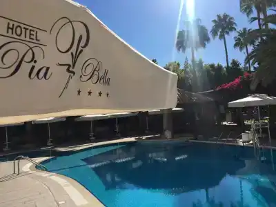 Pia Bella - 8
