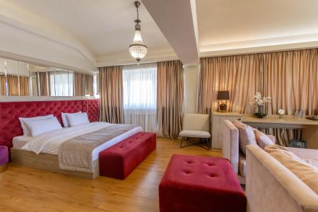 Seventeen Rooms - 4