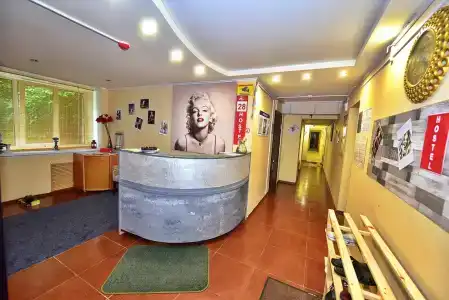 Монро - 28