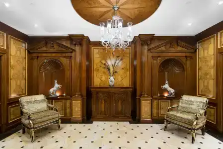 Nobil Luxury Boutique - 37