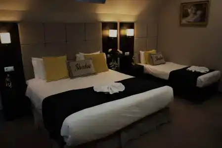 Shadow Boutique & Spa - 20