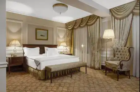 Nobil Luxury Boutique - 0