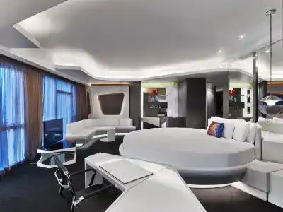 V Dubai, Curio Collection by Hilton - 17