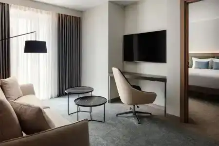 Courtyard By Marriott - 35