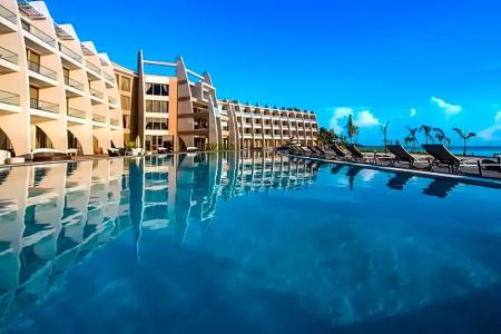 Ramada By Wyndham - 10