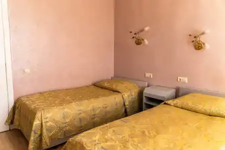 Интурист - 12