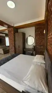 Han Suite - 150