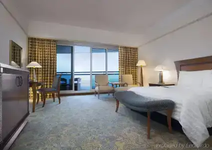Le Meridien Al Aqah Beach Resort - 4