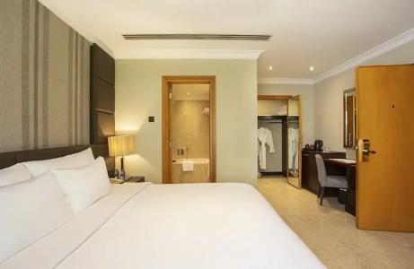 Dubai Marine Beach Resort & Spa - 52