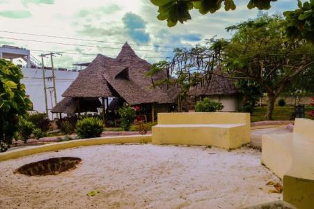 Zanzi Rest Bungalow - 16