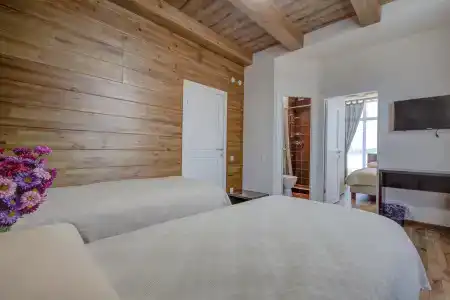 Hillside Karakol B&B - 3