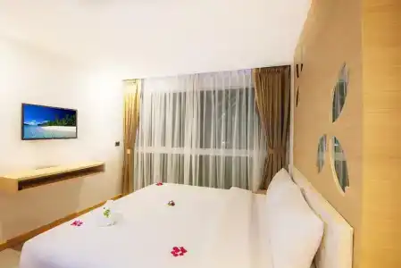 Araya Beach Patong - 19