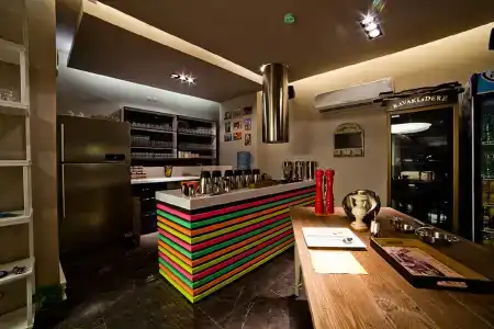 Upperhouse - 34