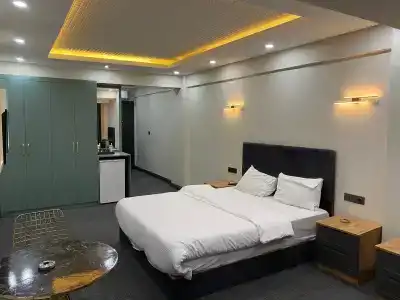 Fly And Stay Airport - 10