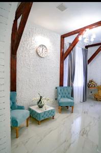 Silver House - 14