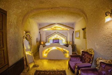 Royal Cave - 107