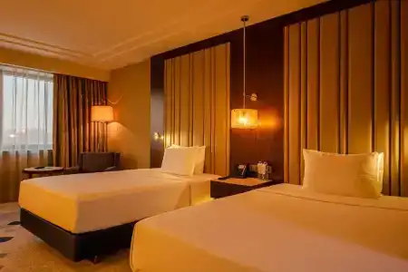 International (б. Intercontinental) - 19