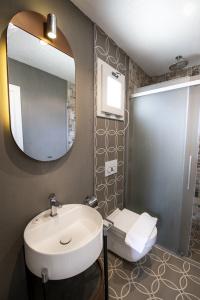 Monat Otel - 4