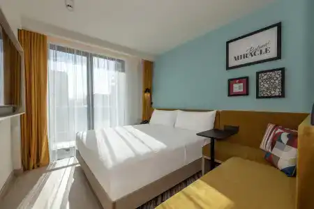 Hampton by Hilton Center - 9