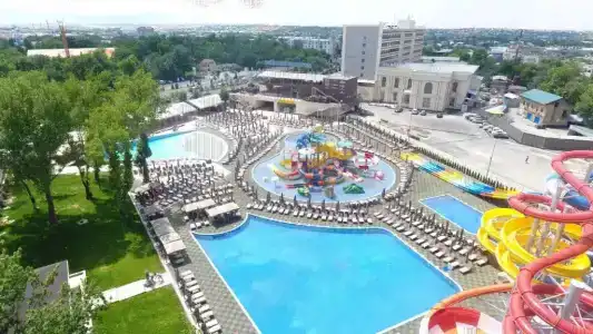 Aidana Plaza - 20