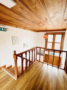 Qonaq & Suites - 14