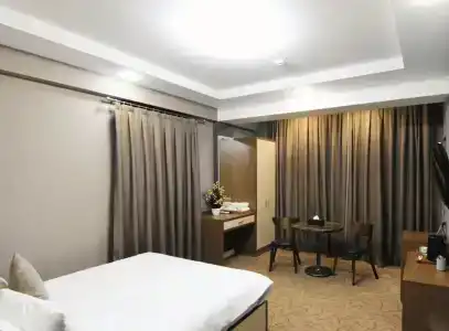 Royal Meridien - 77