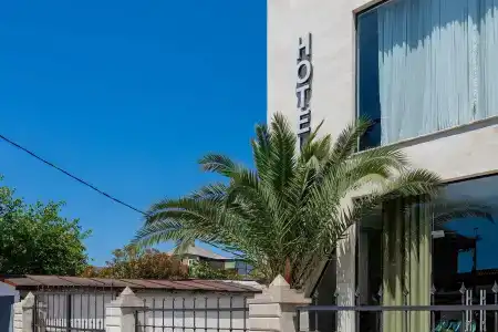 Амор - 1