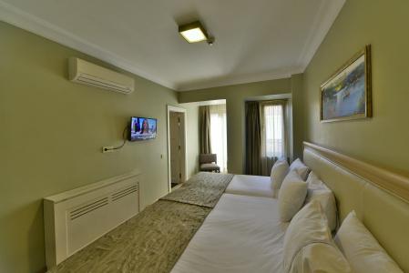 Agora Life - 28