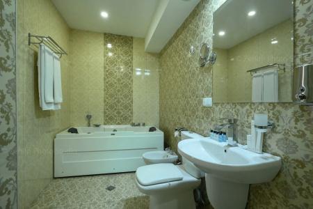 Royal Plaza - 121