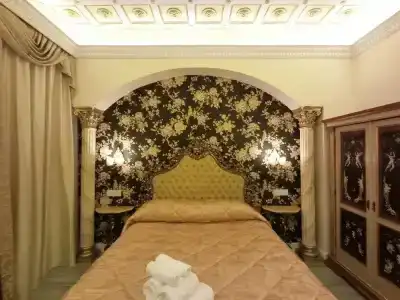 Impero Vaticano Suites Guest House - 13
