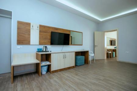RedHouse - 124