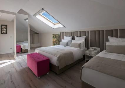Le Petit Palace - Special Category - 35