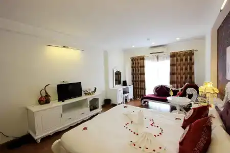 Splendid Star Boutique - 13