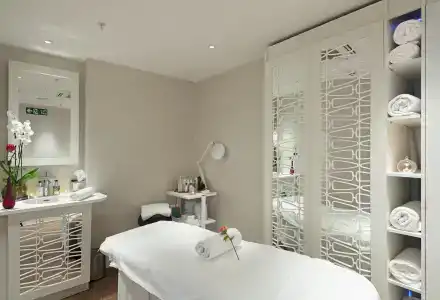 Tower Suites by Blue Orchid - 7