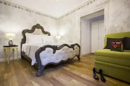 Plaza Marchi Old Town - Mag Quaint & Elegant Boutiques - 78