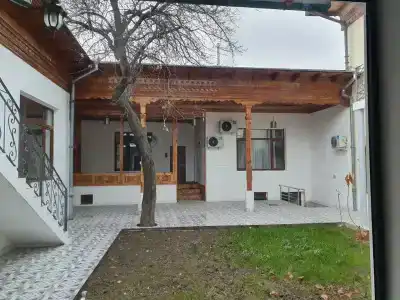 Chorsu Inn - 8
