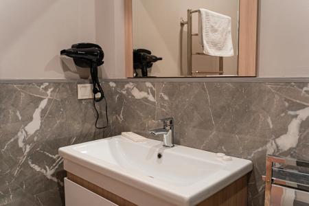 b&b - 42