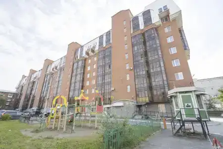 Шикарная квартира с высокими потолками в тихом центре! - 17