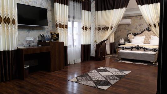 Caravan Castle Boutique - 101