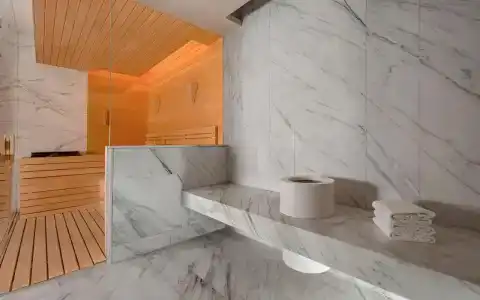 The Ritz-Carlton - 6